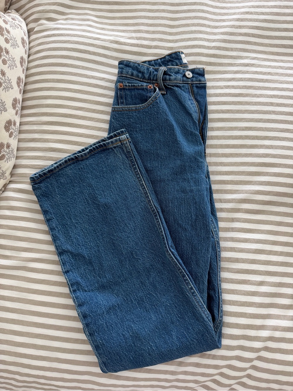 Abercrombie & Fitch 90s Relaxed High Rise Jean-Curve Love